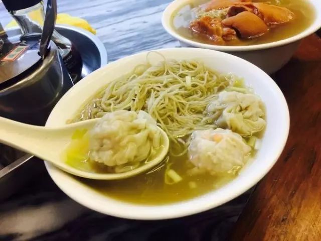 广州本地人最喜欢的老字号美食餐厅，从早茶到夜宵一样都不少